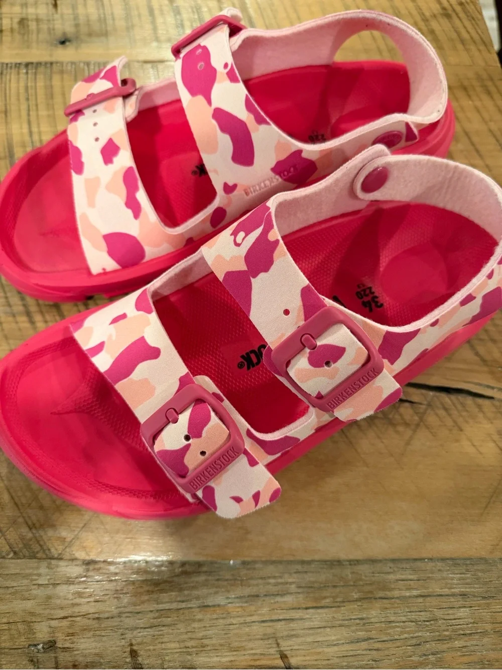 Birkenstock Kids Mogami Sandal in Camo Pink